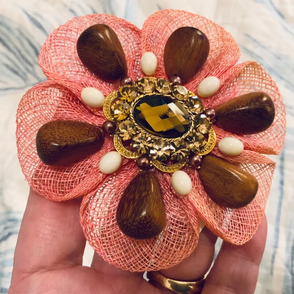 Cara New York Brooch VINTAGE JEWELED FLOWER STONE DESIGN NWT